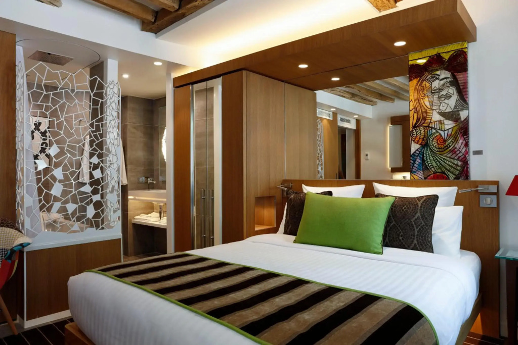 Select Hotel