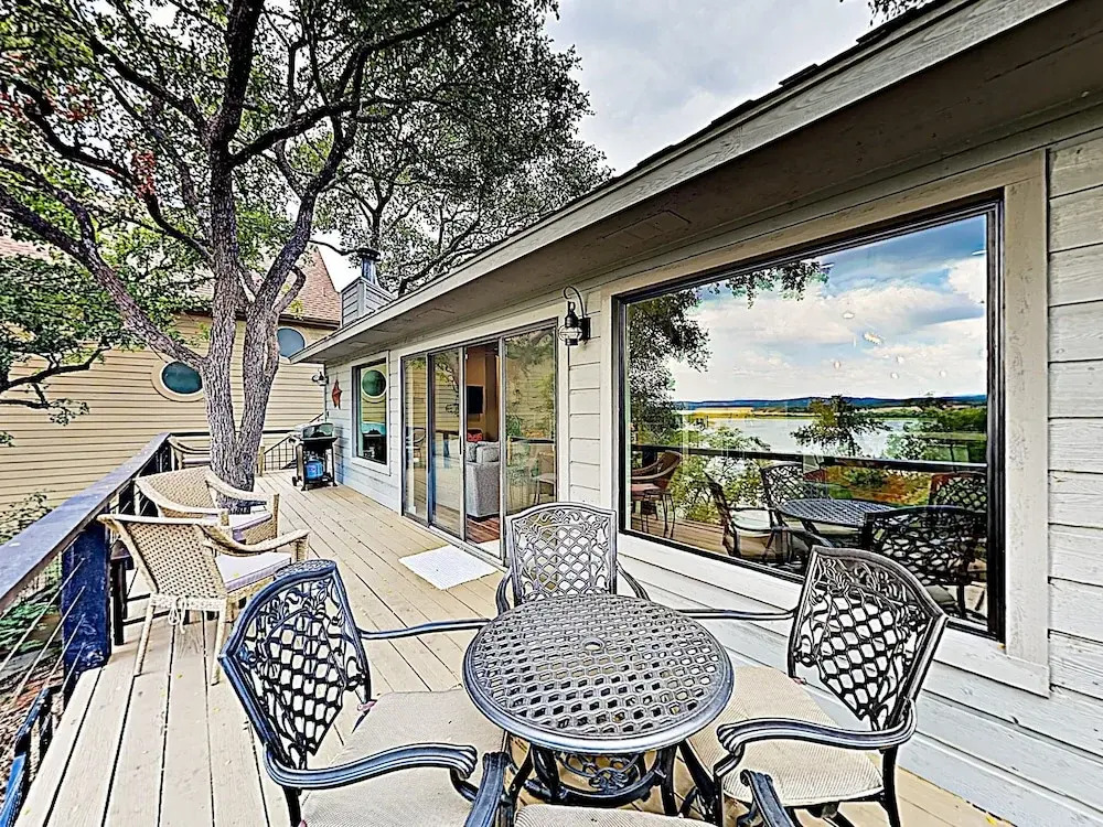 New Listing! Stunning Lakefront W/ Hot Tub & Cove 4 Bedroom Home