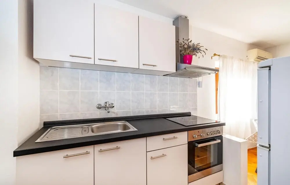Nice Home in Rovanjska With 1 Bedrooms and Wifi