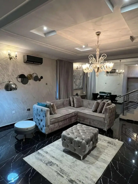 Lovely nb 3-bed House in Opebi