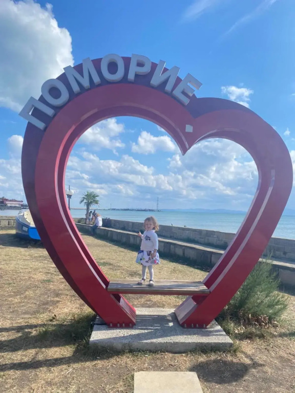 Lovely 2-bedroom apartment in Pomorie residence 250m to the beach