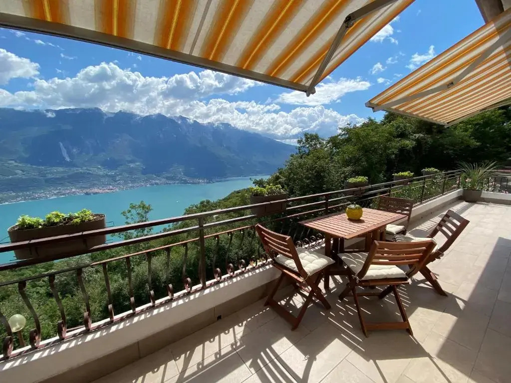 Casa Nonno Sergio Lake View by Gardadomusmea