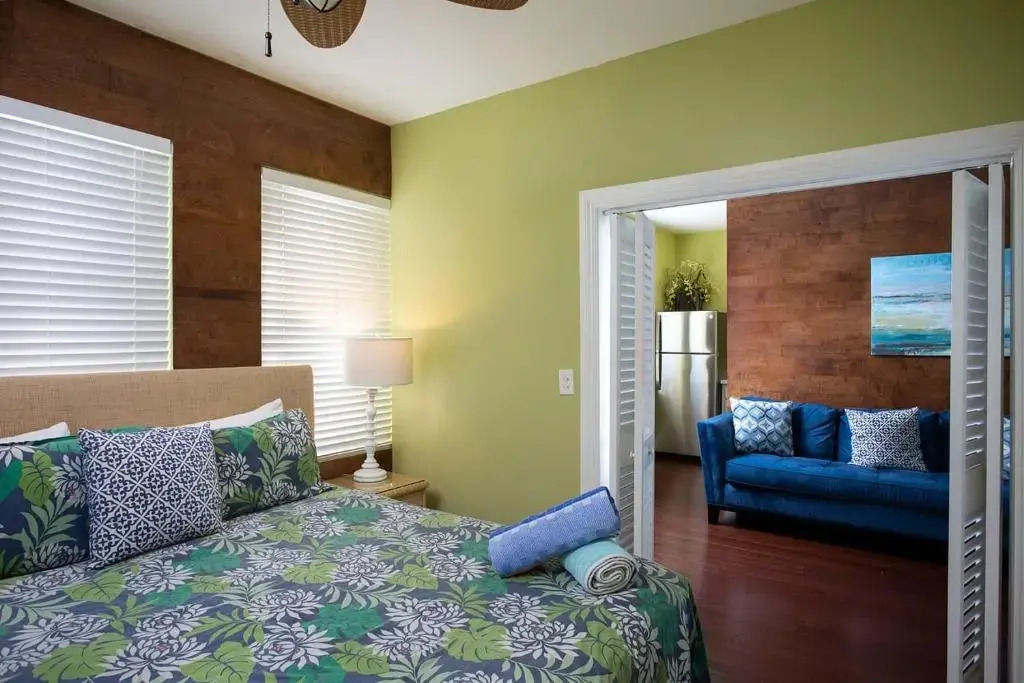 6 Bedroom 6 Bath Guesthouse on Duval Street
