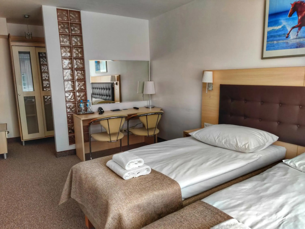 Hotel Logos