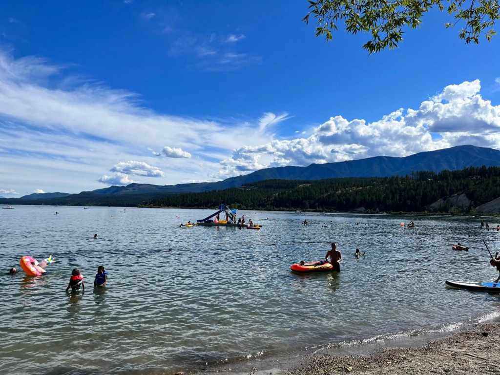 Perfect base Invermere 3bd townhouse mt views with garage