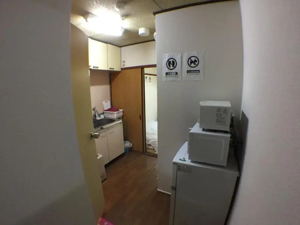 Kenroku Haitsu 203(兼六ハイツ203)