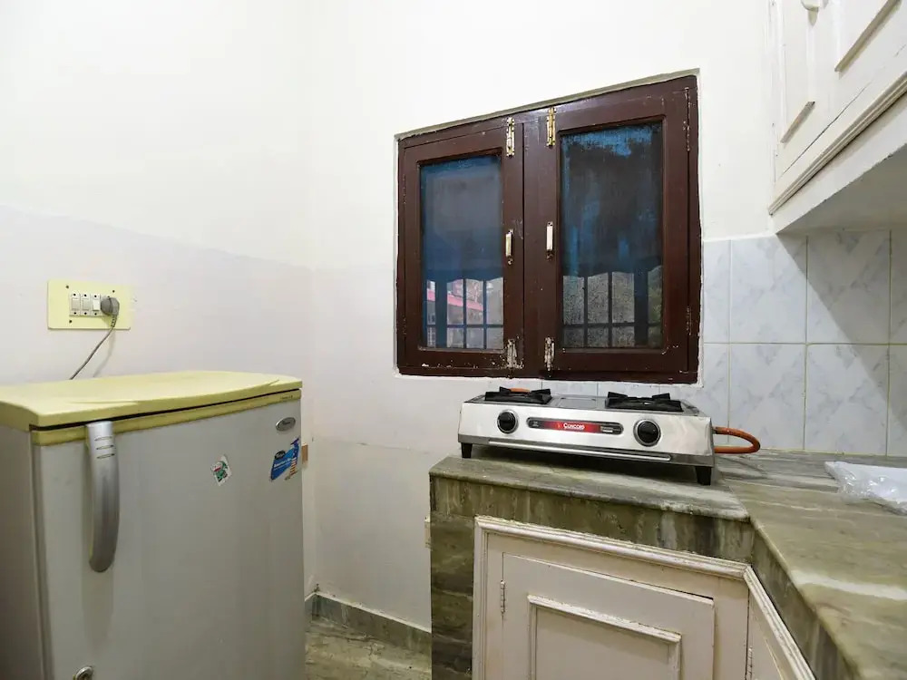 OYO 14222 Home Deluxe 1BHK Aiport Inn Kullu Airport