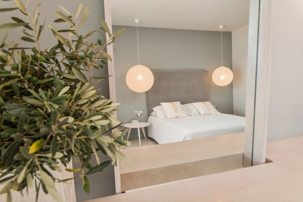 Ino Hotel & Suites