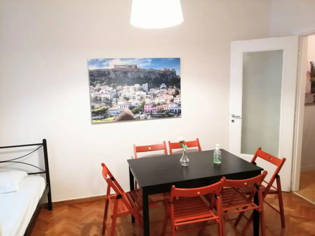 Acropolis museum family apartment