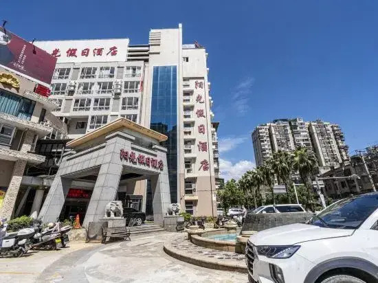 Sunshine Holiday Hotel