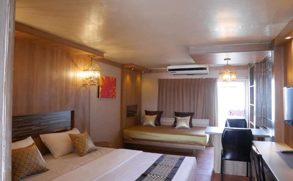 The Montana Lodge-Sathorn