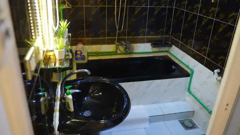 Spacious 2 Bedroom Apt Viewing the Holy Nile