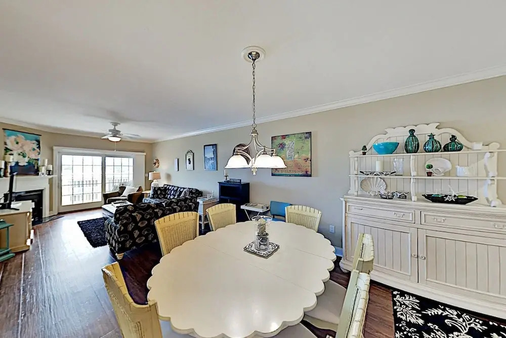 Lovely Waterfront W/ Balcony - Near Beach! 3 Bedroom Condo