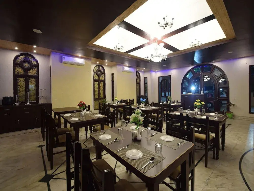 Oyo 30226 Hotel Darshan Palace