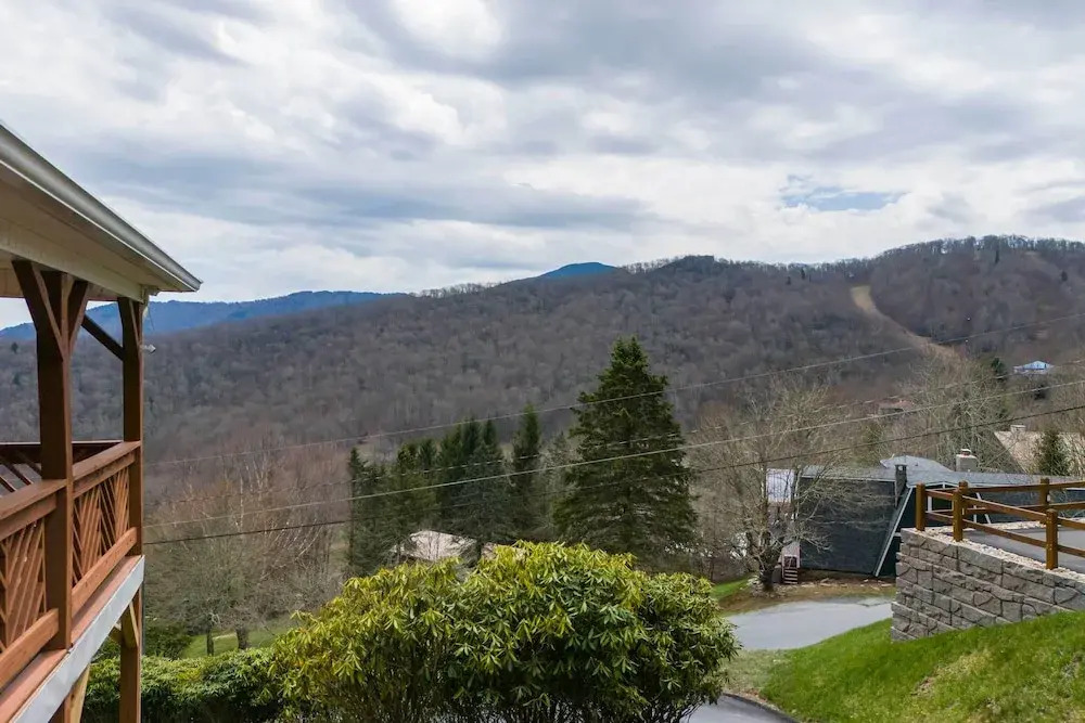 8 Mi to Sugar Mountain Resort: Seven Devils Home