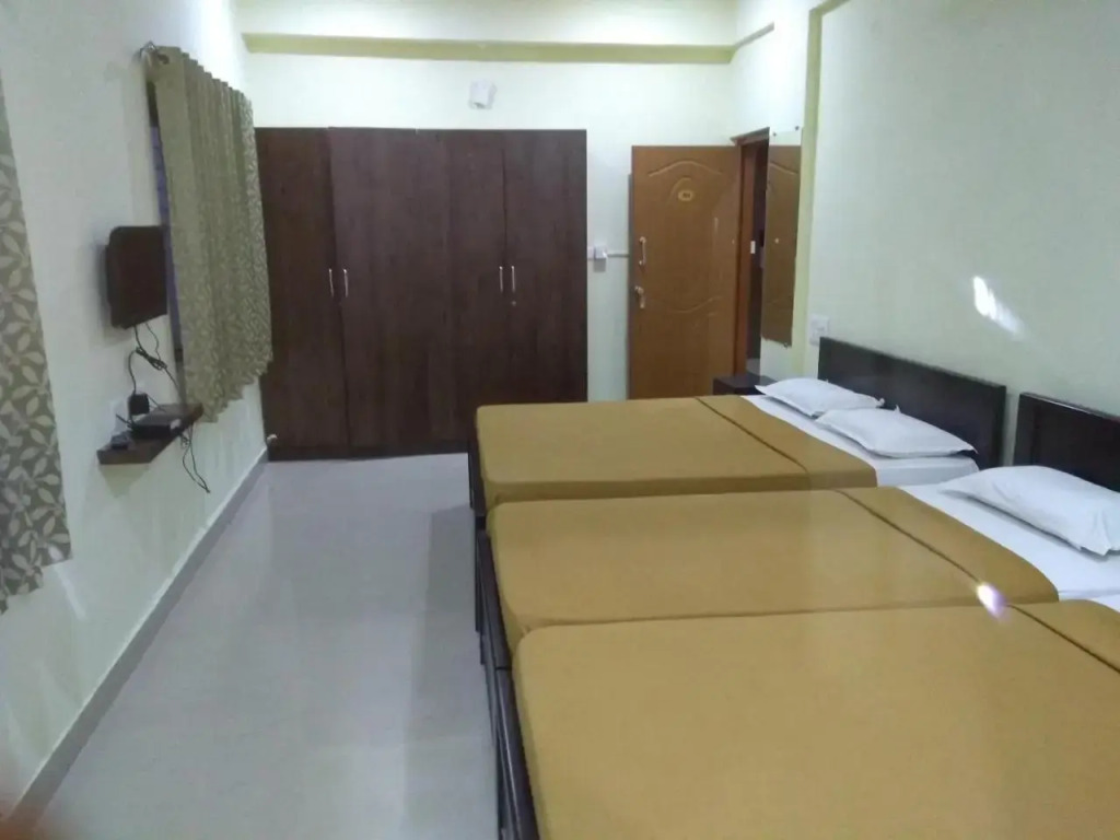 Royal Suvarna Comforts