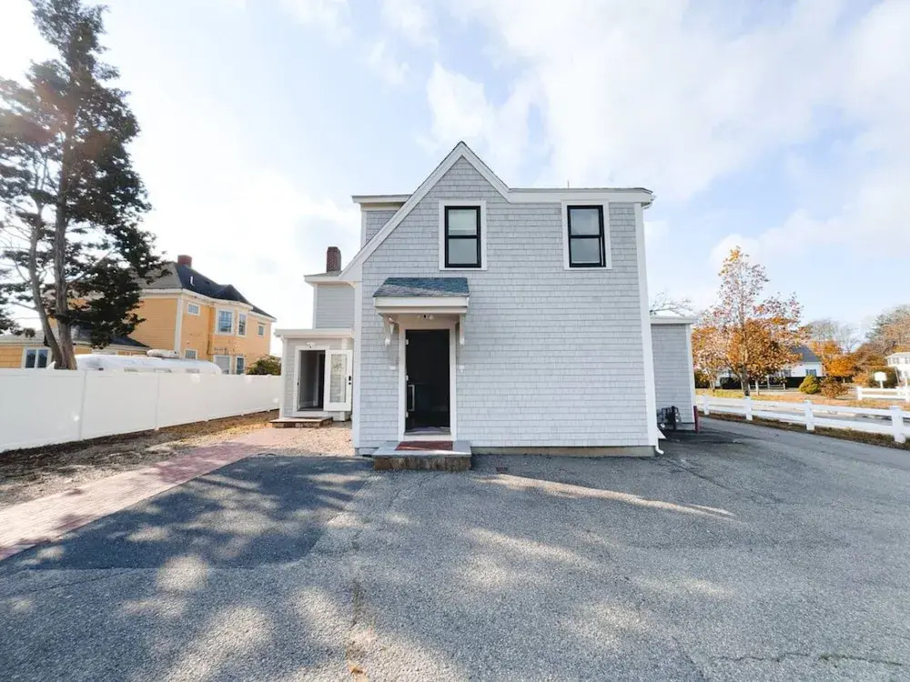 Waterfront Hyannis Home Near Ferry