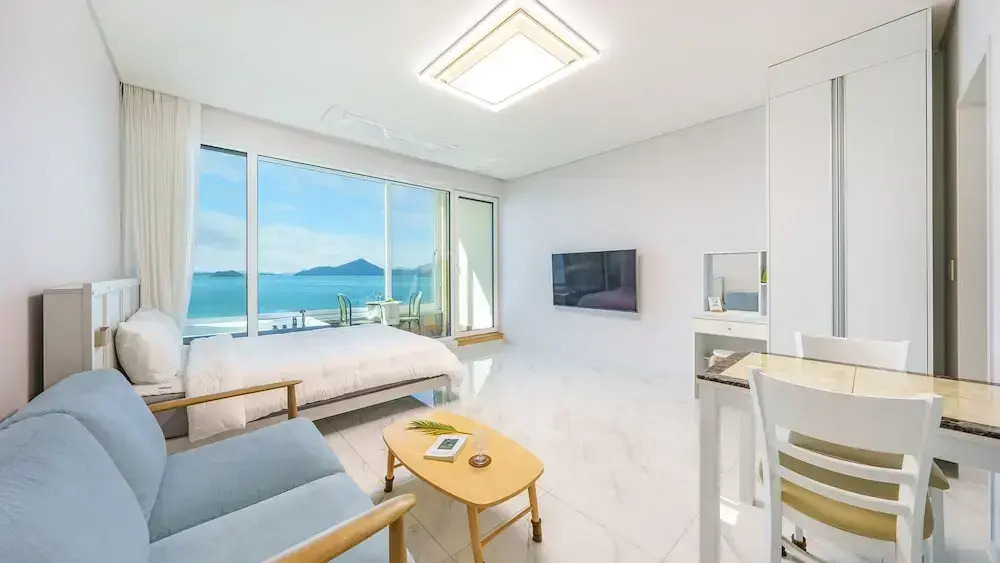 Yeosu Stay Raonpine Spa Pension
