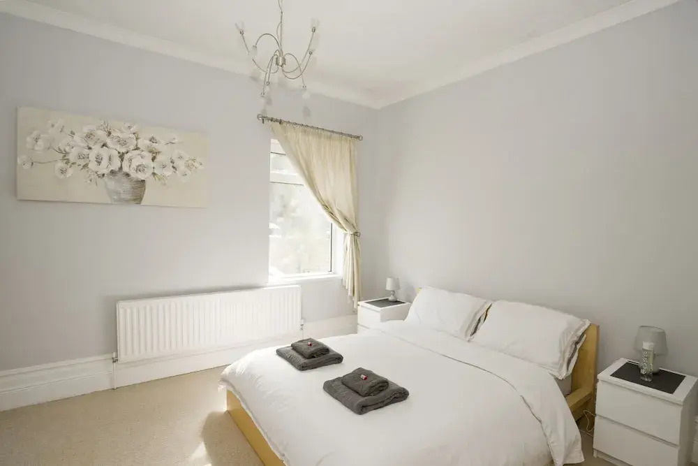 Gardens View - Large 2 Bedroom Apartment