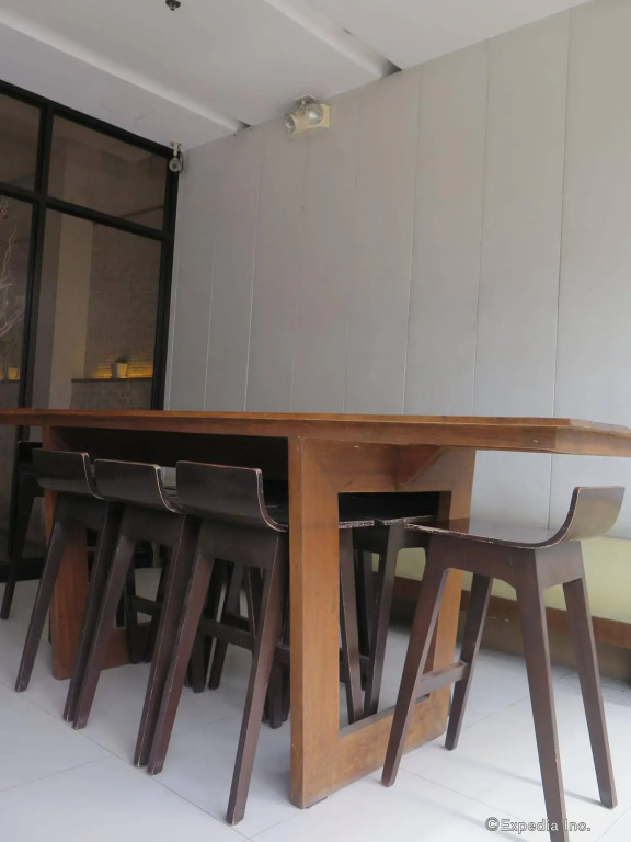 Cuarto Hotels Cebu