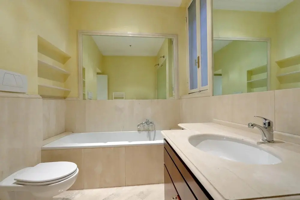Campo dei Fiori 3-bed Apartment, hi Standing
