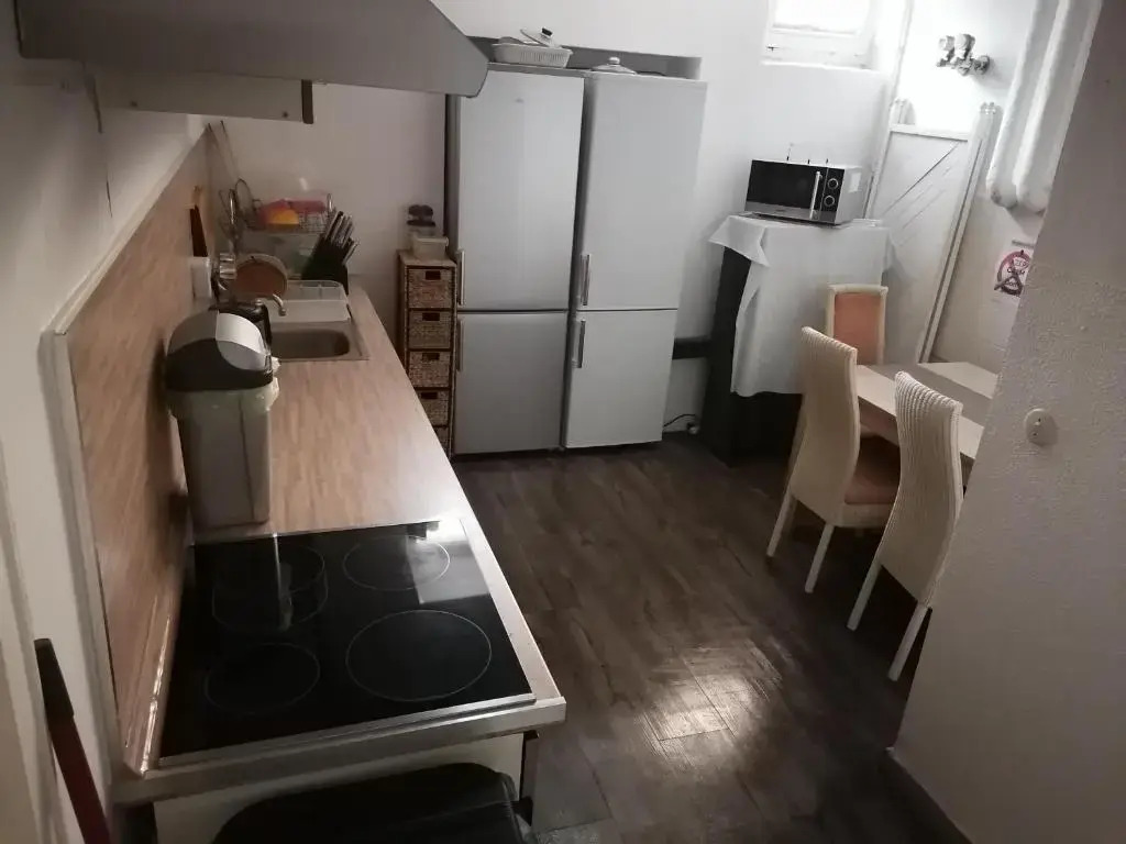 3 WG-geeignete Zimmer zur Selbstverpflegung