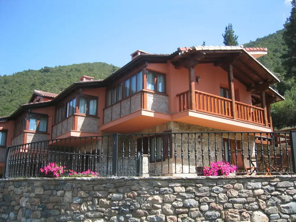 Apartamentos La Montaña