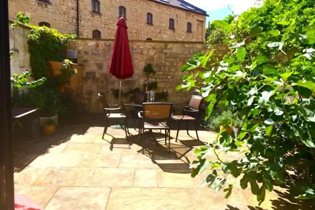 Lauras Townhouse Apartments Thomas Street Townhouse