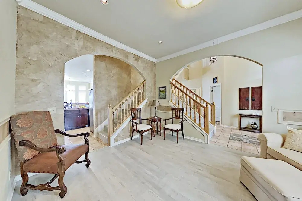 Sacred Vista: Opulent Hill Country With Pool 5 Bedroom Home