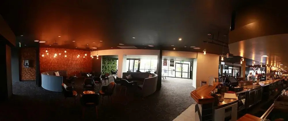 Gunyah Hotel
