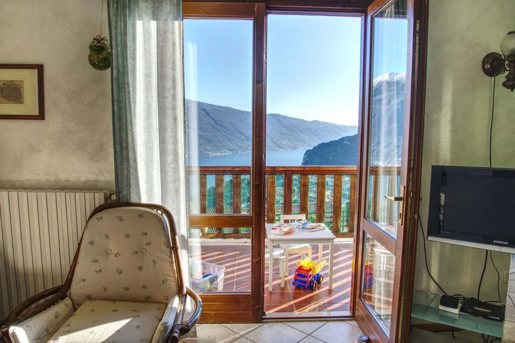 Balcone Sul Lago