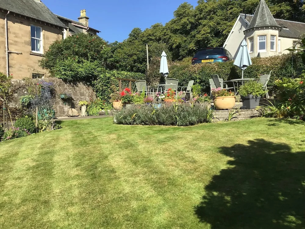 Leven House Bed and Breakfast