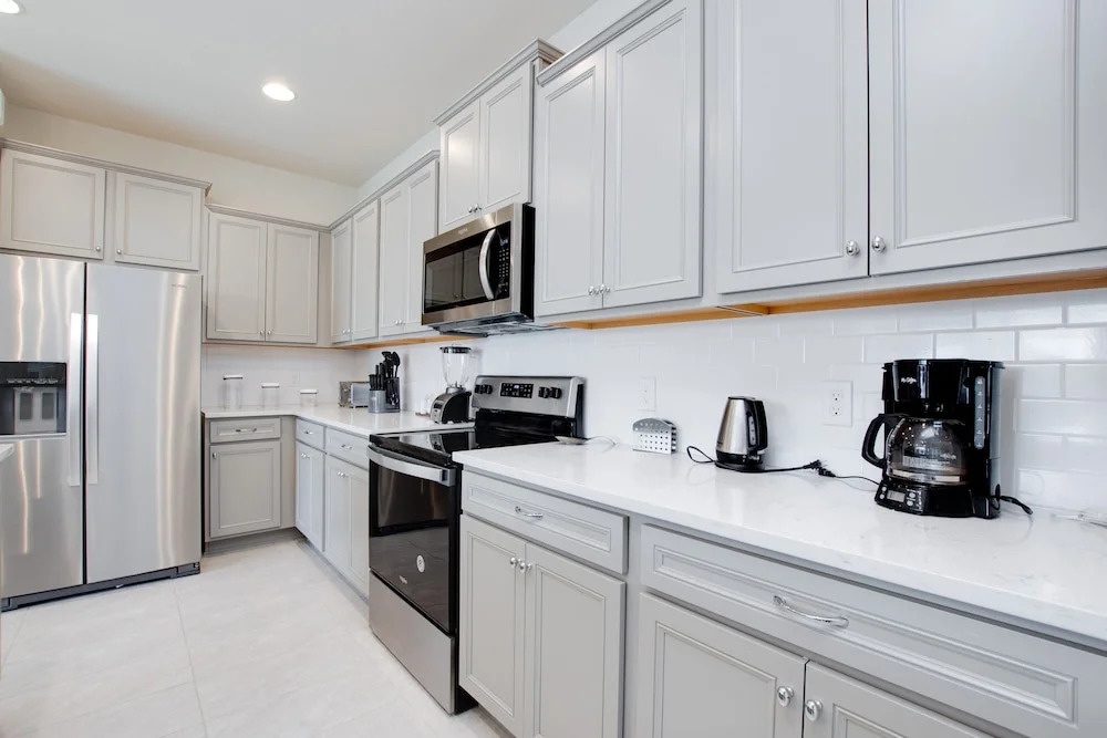 5 Bed 4 Bathroom Town Home
