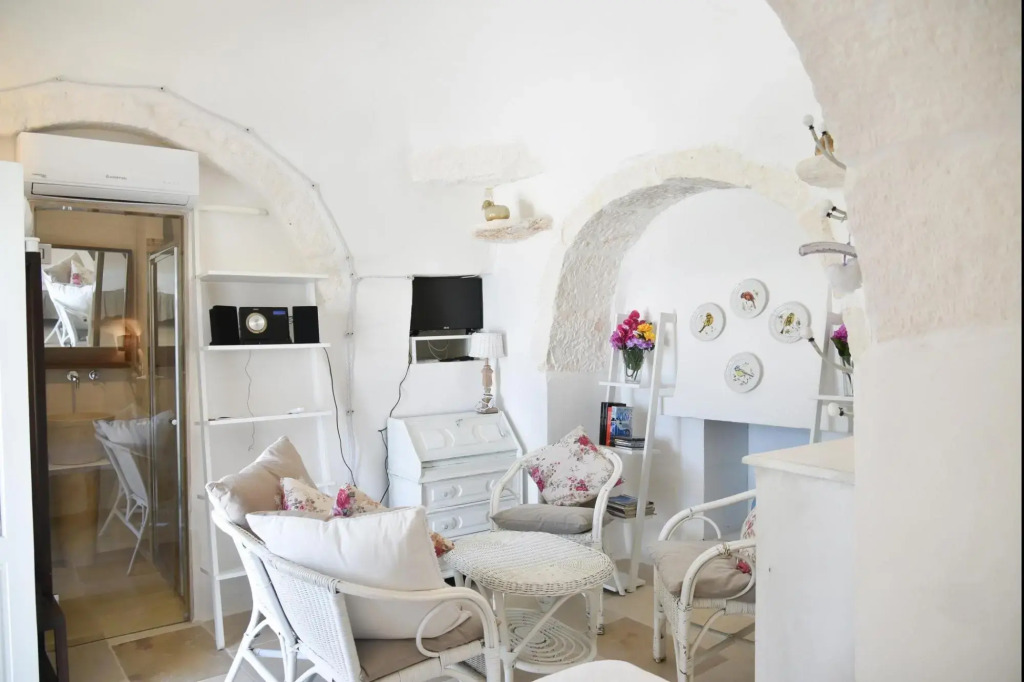 Trullo Albamarina with sea view Pool