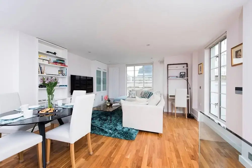 Luxurious 2 BR Apartment near Hyde Park