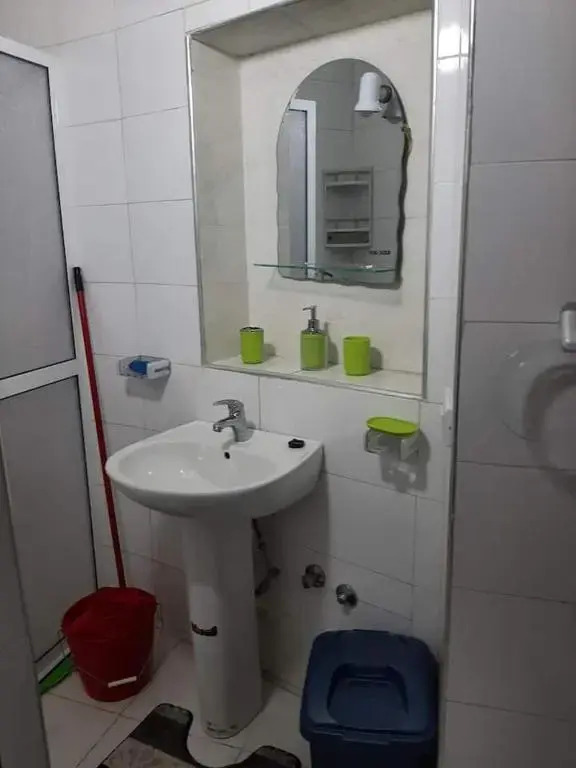 Ground Floor 2 Bedroom Apartment - City Centre Location - Optic Fibre Wifi