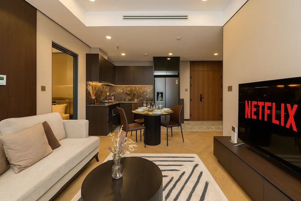 Lumière Riverside by Urban Home