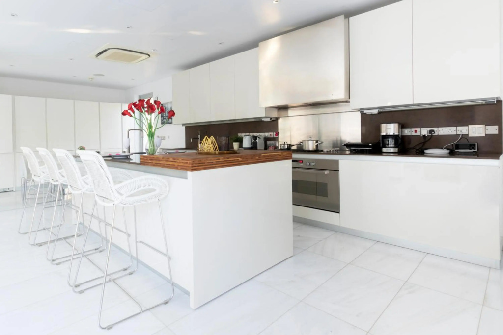 Katerina House