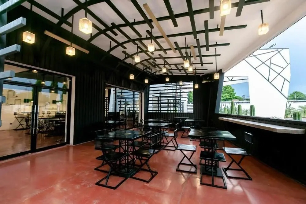 D LA TORRE HOTEL
