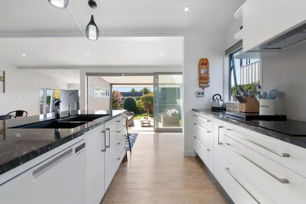 Stunner on Stanley - Wharewaka Holiday Home