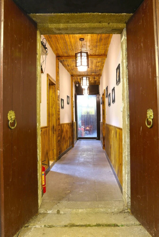 Alley Boutique Inn
