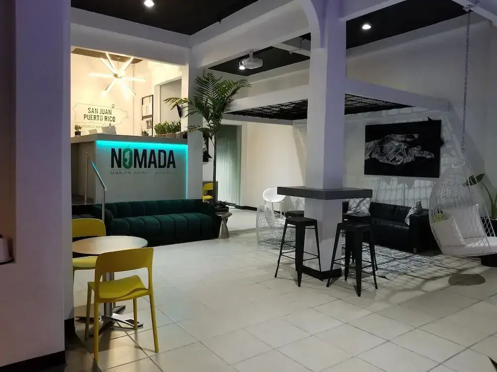 Nomada Urban Beach Hostel- Calle Loiza