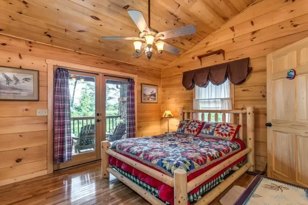 Dogwood Cabin