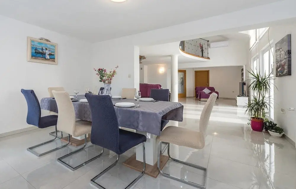 Nice Home in Tribunj With Wifi, 9 Bedrooms and Outdoor Swimming Pool