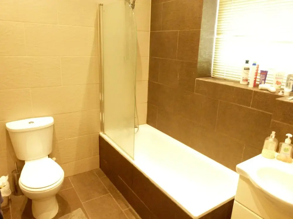 SS Property Hub - Kensington Area Family Apartment