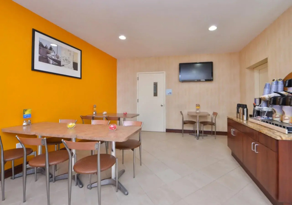 Holiday Inn Express Laguardia Airport