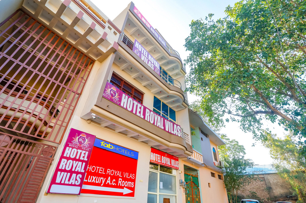 FabHotel Royal Vilas
