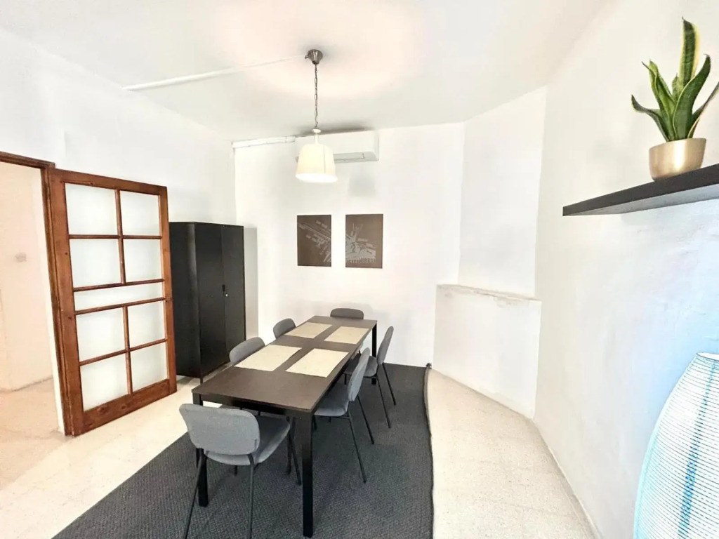 St Julians - Balluta Bay large 3 bedroom apartment