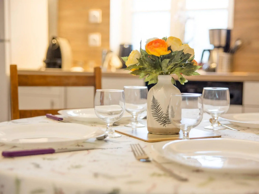 Calm and comfortable apartment in Bayeux, 9km from the beach