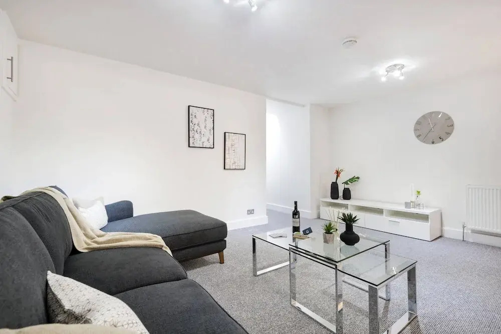Modern Kensal Green Apartment